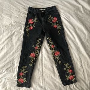 Top Shop embroidered mom jean - size 26